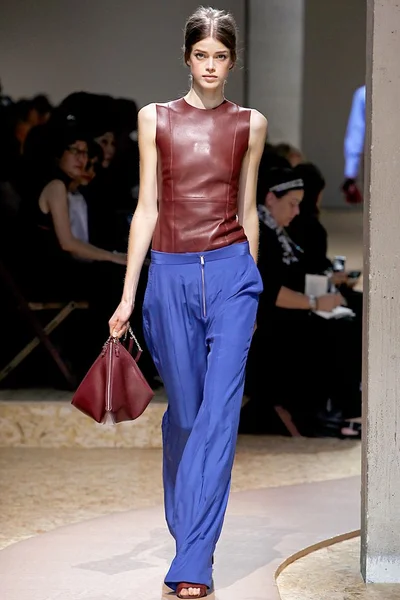 Look 14